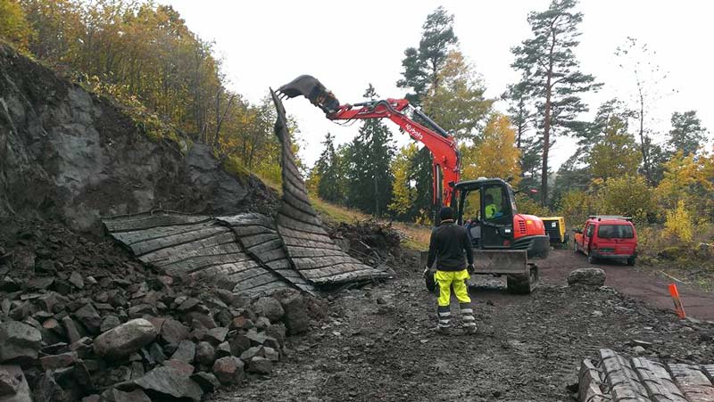 Når en jobber med grunnarbeid er sprengning en del av hverdagen. Foto: Skoppum Grunnarbeid.