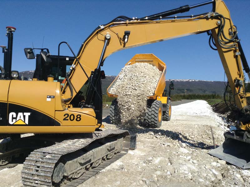 Caterpillar CAT gravemaskin vei